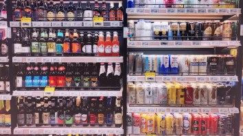 Guy Returns $3,500 Accidentally Sent To Wrong Venmo, Sender Lets Him Keep $20 To Buy Beer