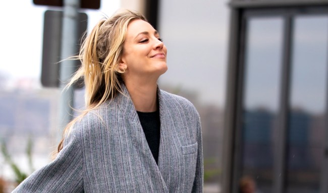 Kaley Cuoco Defends Herself For Wearing A Mask During A Workout