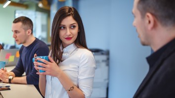 Science Says A Woman Is Most Likely To Be Flirting With You If She Makes A Certain Facial Expression