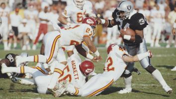 Bo Jackson Thinks NFL Players Suck At Tackling, Makes Bold Claim About His Yards-Per-Game If He Played Today