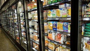 Frozen Microwave Dinners Have Been Lying To Us For Years And We Have Never Thought To Say Anything About It, Until Now