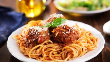This Italian From New Jersey Screaming At His Family Over Meatballs Is The Most New Jersey Thing Of All Time