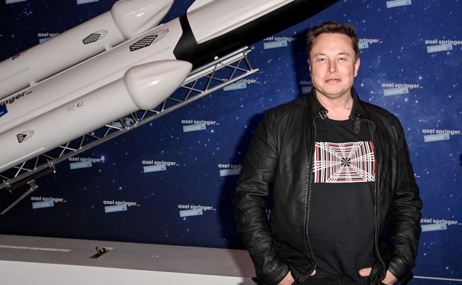 Elon Musk Says SpaceX Will Put Humans On Mars By The Year 2026