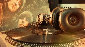 Director Peter Jackson Released This Never-Before-Seen Footage Of The Beatles Having Fun In The Studio