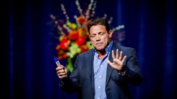 Jordan Belfort Gives Advice To Redditors On GameStop Stock, Warns It Will Be Like ‘Catching A Falling Knife’