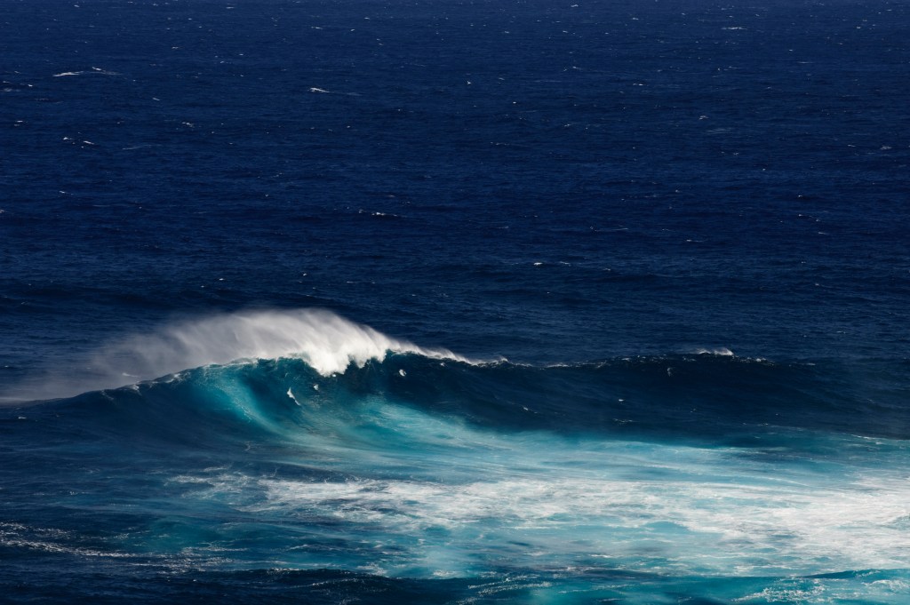 Pe'ahi Jaws Hawaii Surfing