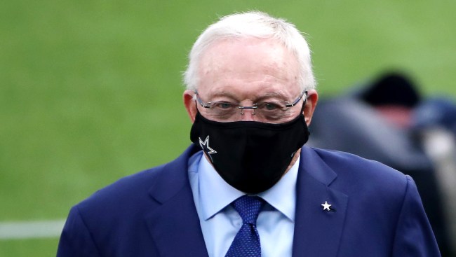 Chiefs Fan Runs Into Jerry Jones Buying Cheap Wine At A 7-Eleven