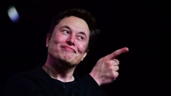 Elon Musk Grills Robinhood CEO Over Blocking GameStop: ‘The People Demand An Answer!’