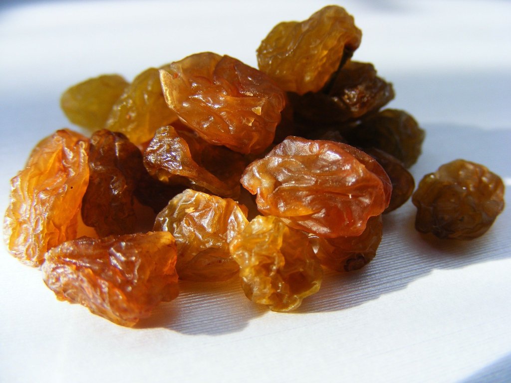 golden raisins