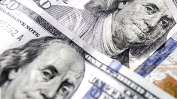 Waitress Gets $1,300 And $1,500 Tips In Same Night Thanks To College Basketball Fans