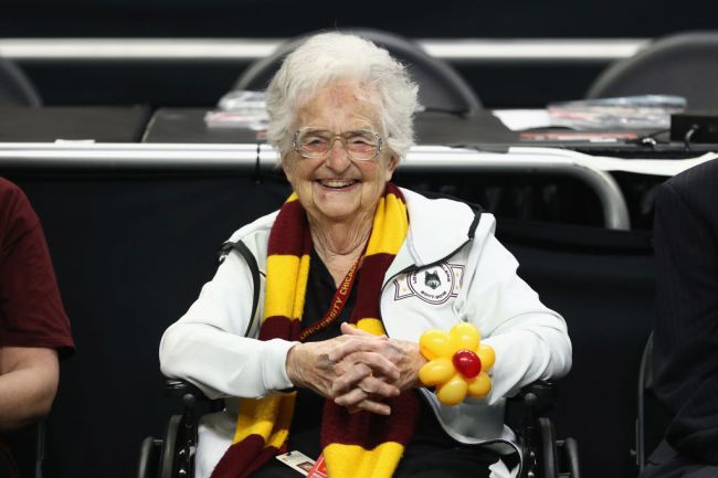 sister jean loyola chicago ncaa tournament