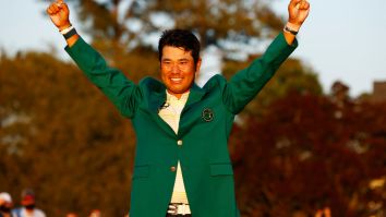 Hideki Matsuyama Walking Around The Airport With His Green Jacket Draped Over His Arm Is The Vibe Of All Vibes