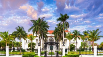 Imagine Being Invited To This Couple’s ‘Dream Home’ Wedding And Finding Out It Wasn’t Their House