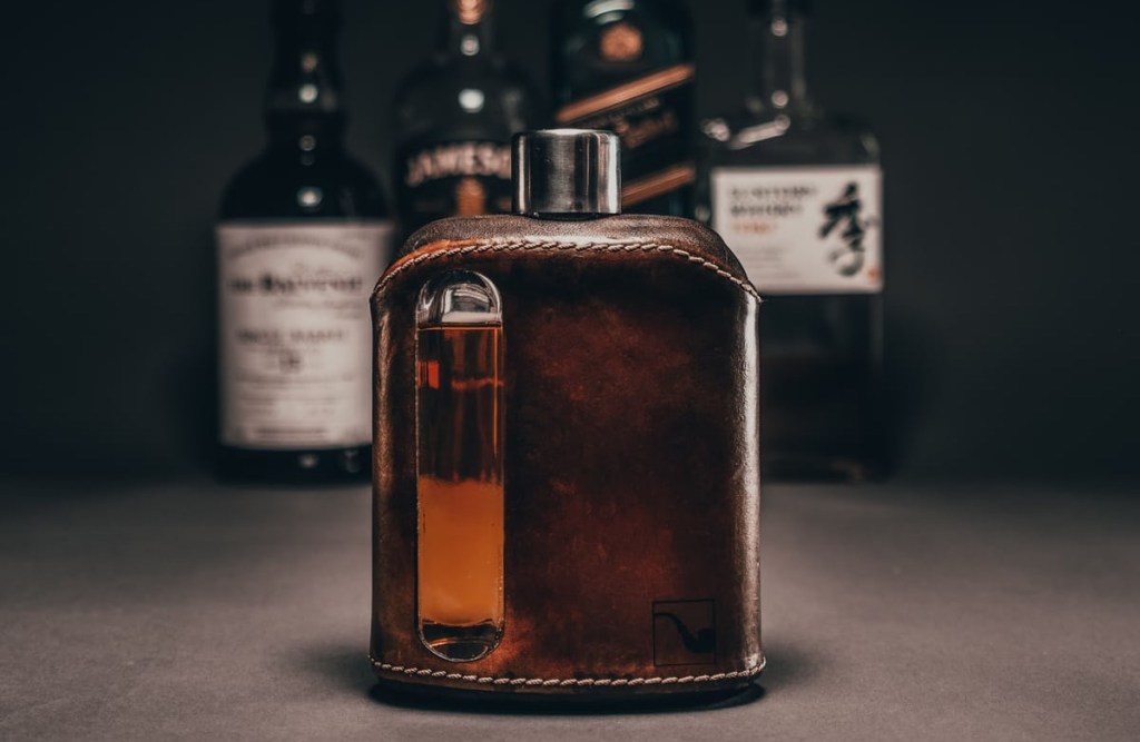 Ragproper Flasks leather and silicone