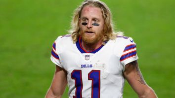 People Are Mad At Bills’ WR Cole Beasley For Saying He Doesn’t Wear A Mask Outside