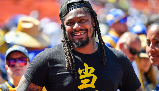 marshawn lynch greeting aliens strategy