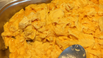 TikToker Reveals How She Makes Hotel Buffet Breakfast Eggs, Horrifies Millions