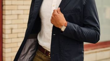 Get This Relwen Windbreaker Blazer For A Cool 25% Off