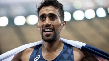 French Marathon Runner Intentionally Knocks Over Water For Other Competitors, Deserves Olympic Ban