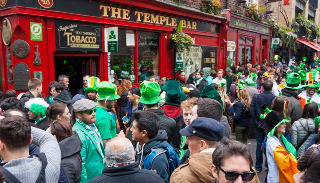 Ireland clothing outfits insults Twitter thread
