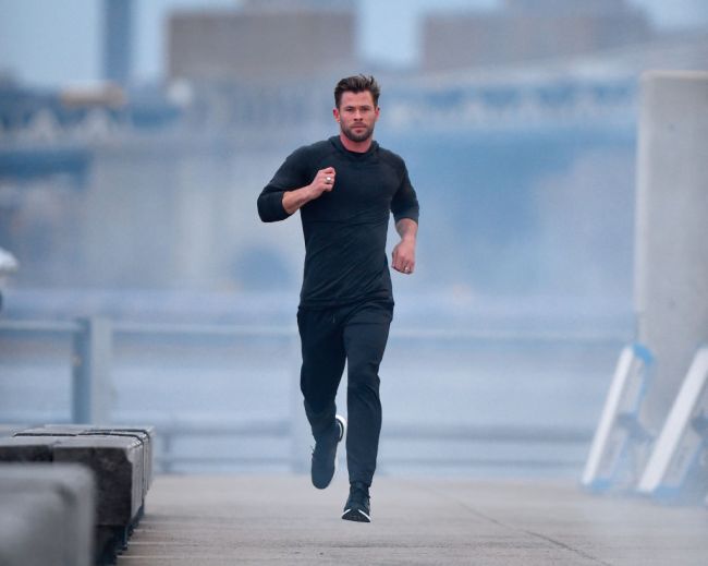 Chris Hemsworth trainer explains how Thor star got in shape, celebrity trainer says intermittent fasting and recommends against protein powders.