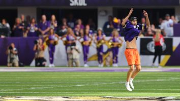 WATCH: Vikings Streaker Breaks Security Guards’ Ankles Before Getting Absolutely LEVELED