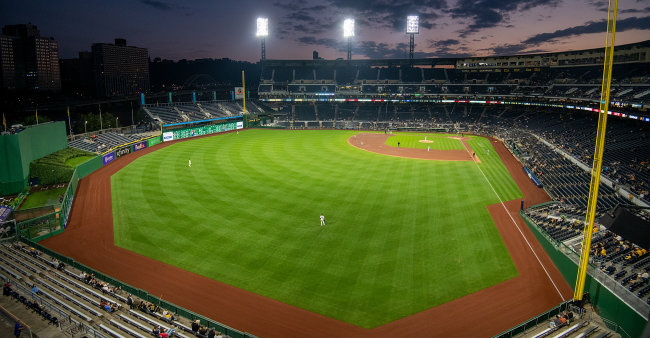Pirates Orioles Playing In Empty Stadiums Is An Embarrassment For Major League Baseball