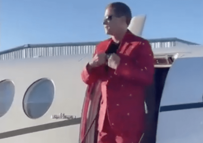 Eric Musselman Nick Smith Airplane Video
