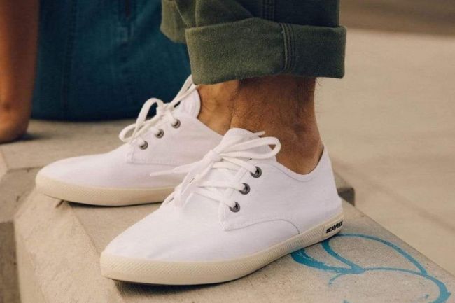 SeaVees Sixty-Six White