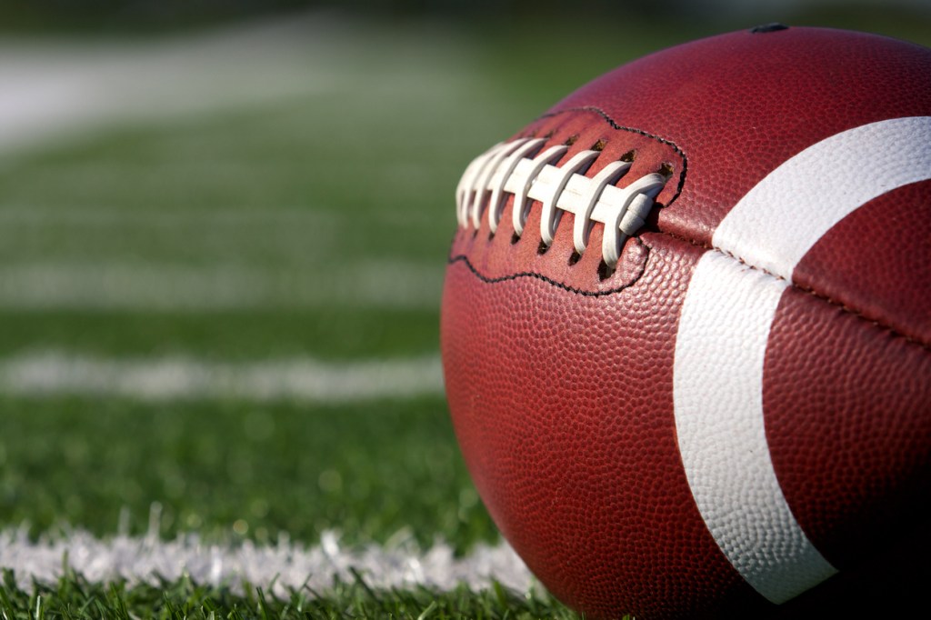 HS football player Brandon Thomas returns after beating cancer and losing leg