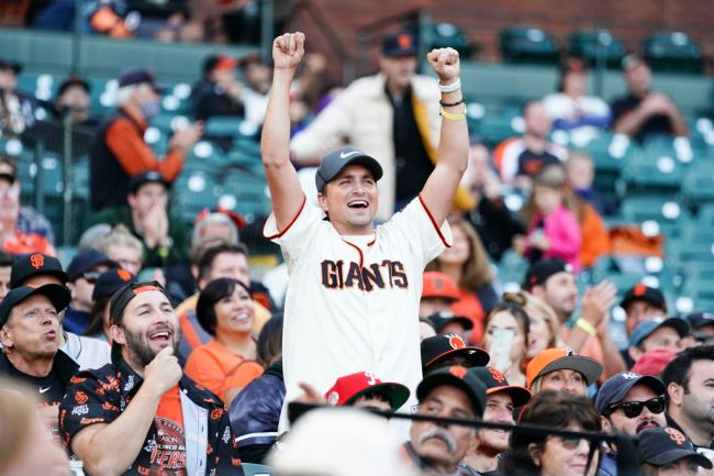 san francisco giants fan celebrates divorce jumbotron