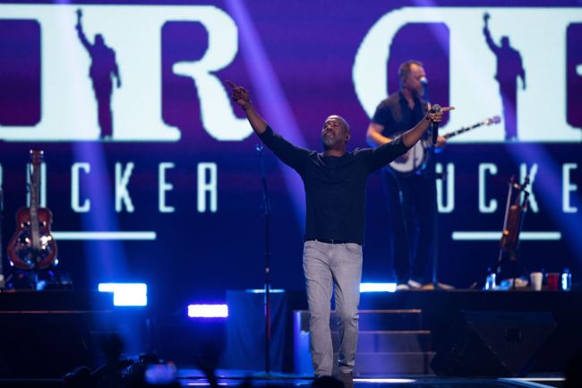 Darius Rucker Prank Wax Museum Scaring People Halloween