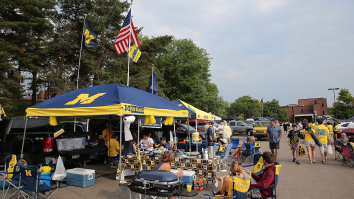 Michigan Fan Arrives To Big Ten Championship With Bus Covered In WILD Ohio State Insults