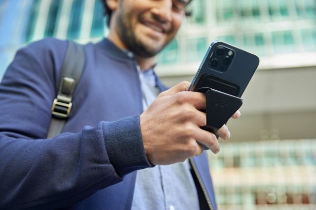 Buy One Tech Accessory From MOFT, Get The Other One 50% Off Right Now