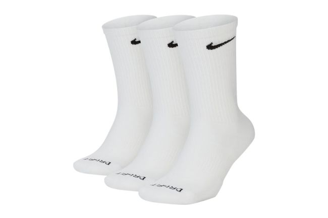15 Gym Essentials For Staying Fit Through The Cold Weather