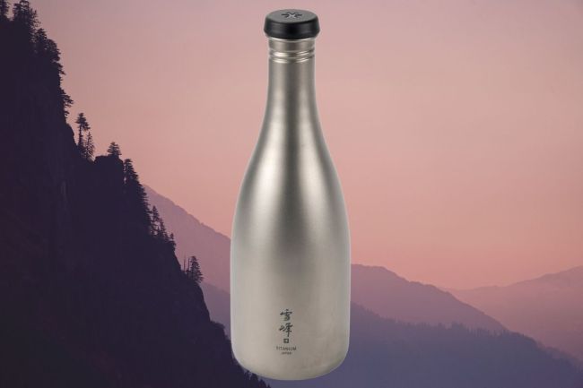 5 Growlers And Flasks Perfect For Hiking, Kayaking, And Camping