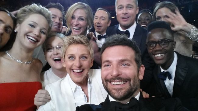 2021 study published in BMC Psychology, shows people who are obsessed with celebrities tend to be less intelligent than those less concerned with gossip news.