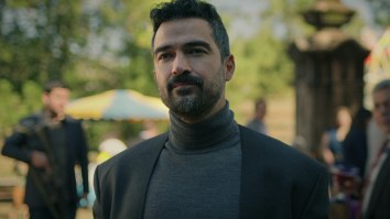 ‘Ozark’ Star Alfonso Herrera Discusses What It Was Like Beating Up His Boss Jason Bateman