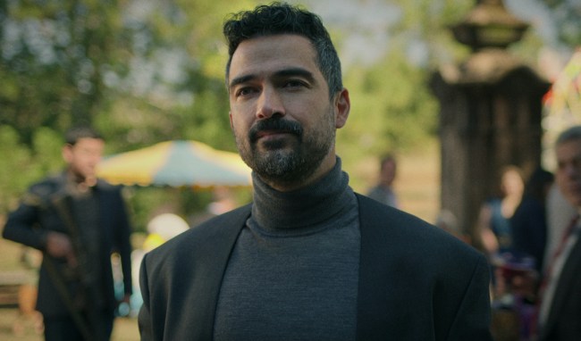 'Ozark' Star Alfonso Herrera On Beating Up Jason Bateman