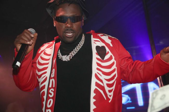 VIDEO: Antonio Brown Hanging With Kanye, Floyd Mayweather, Madonna