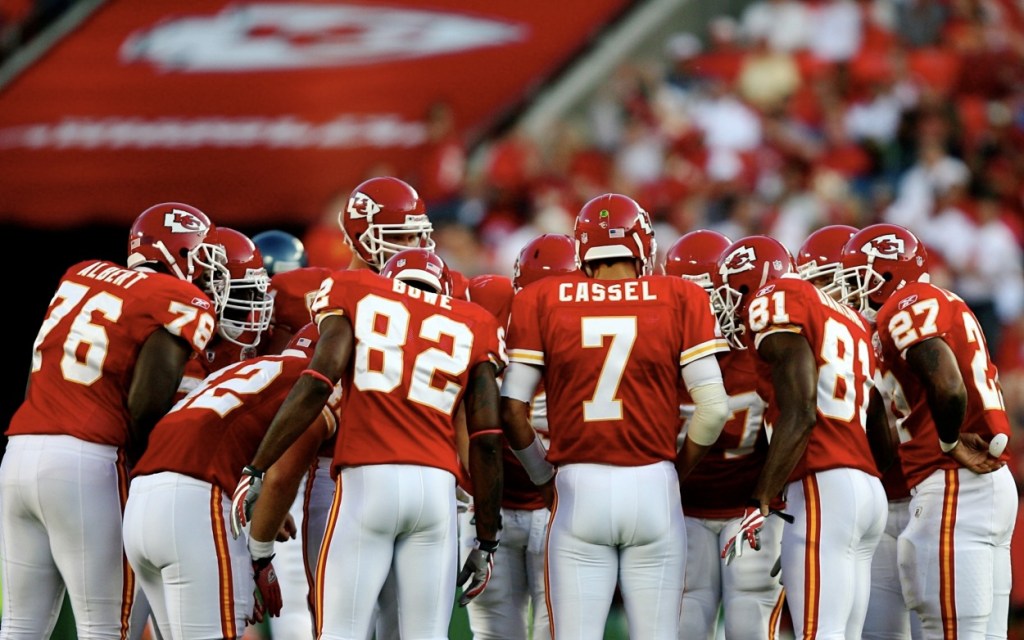 Matt Cassel Got Bodybagged By Dwayne Bowe In Hilarious Exchange