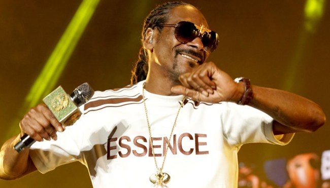 Snoop Dogg Launching A New Line Of Hot Dogs Called 'Snoop Doggs'