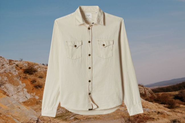 11 Best Casual Button Down Shirts To Pick Up Right Now For Spring