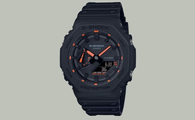 Everyday Carry Essentials: Peak Design Charging Stand, G-Shock GA2100, And More