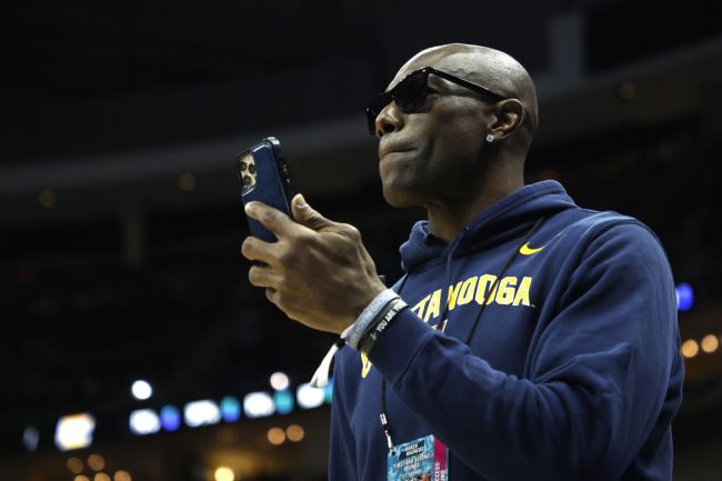 video-shows-heartbroken-terrell-owens-chattanooga-game-winner-misses