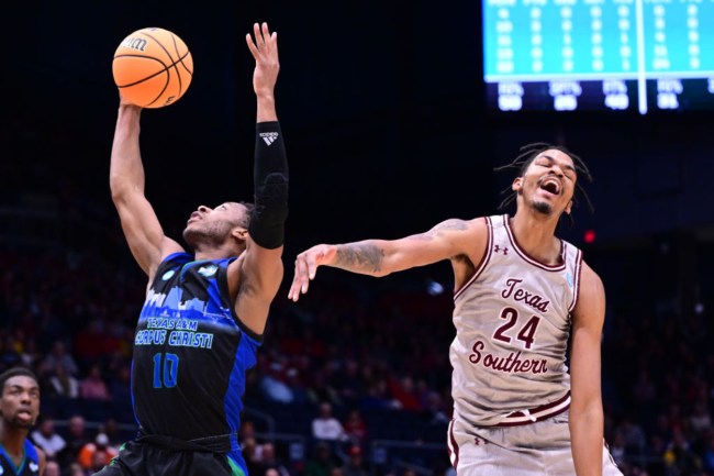 College Basketball Fans React To Texas A&M - Corpus Christi's Jerseys