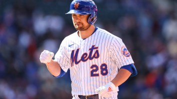 Mets 3B J.D. Davis Stole The Easiest Base Ever Because Buck Showalter Knows The MLB Rules Better Than Most