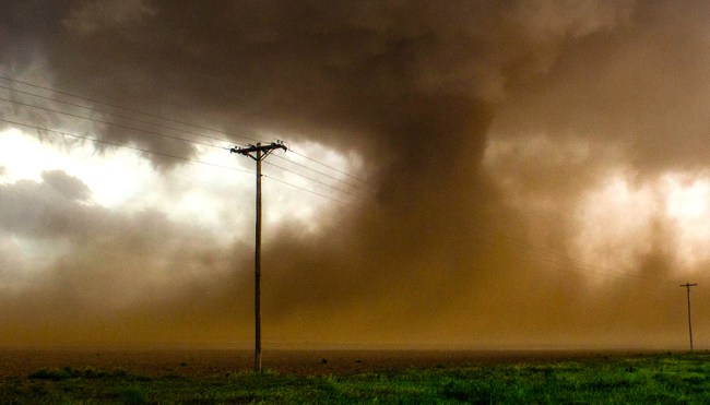 Man Films Insane Video After Getting Caught In A Tornado On Golf Course