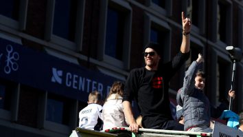 Tom Brady Takes No Mercy On His Son In A Game Of 1-On-1 Hoops