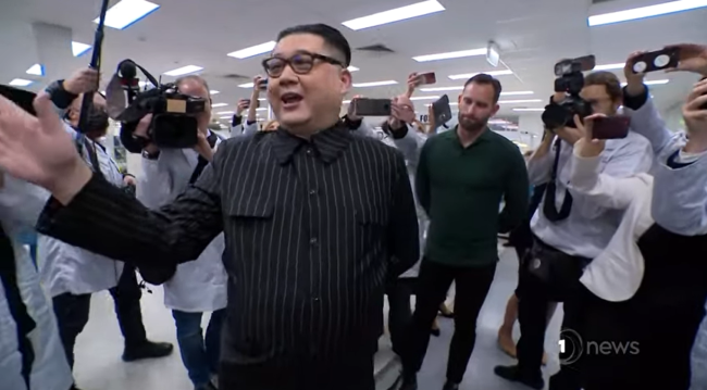 Kim Jong Un Impersonator Crashes Australian Prime Minister Event